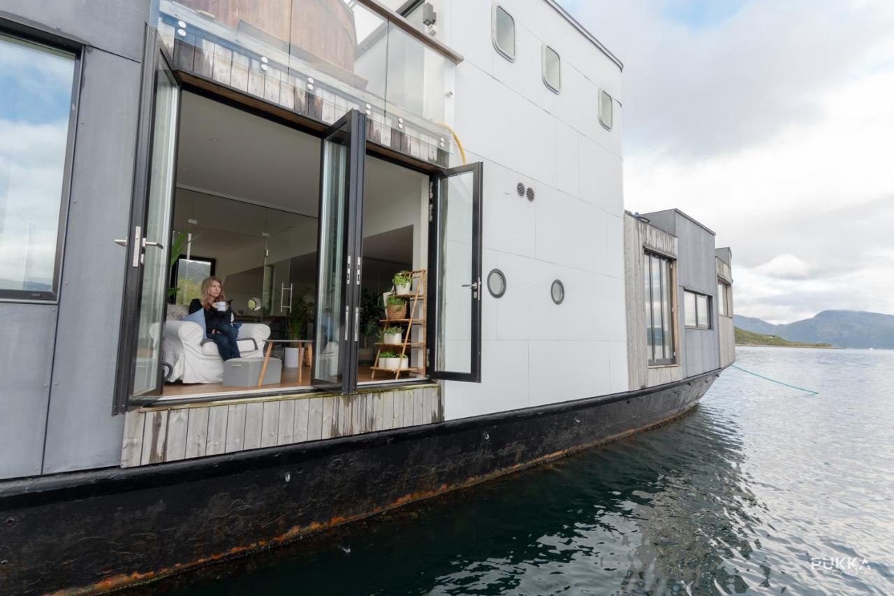 Volda Floating Home Kvaloya Esterno foto