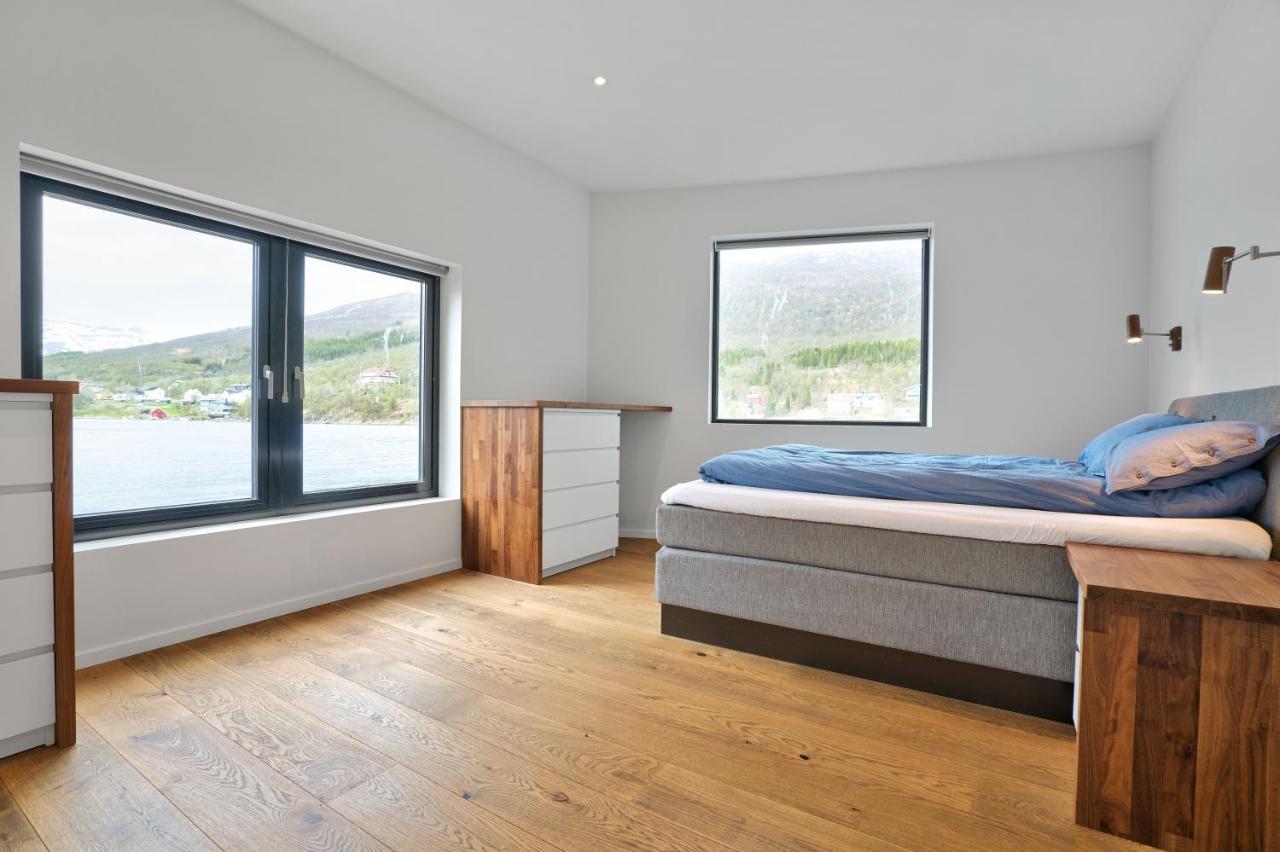 Volda Floating Home Kvaloya Esterno foto